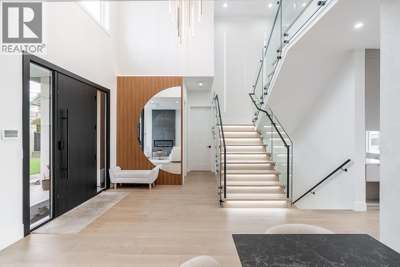 8056 12TH Avenue, Burnaby