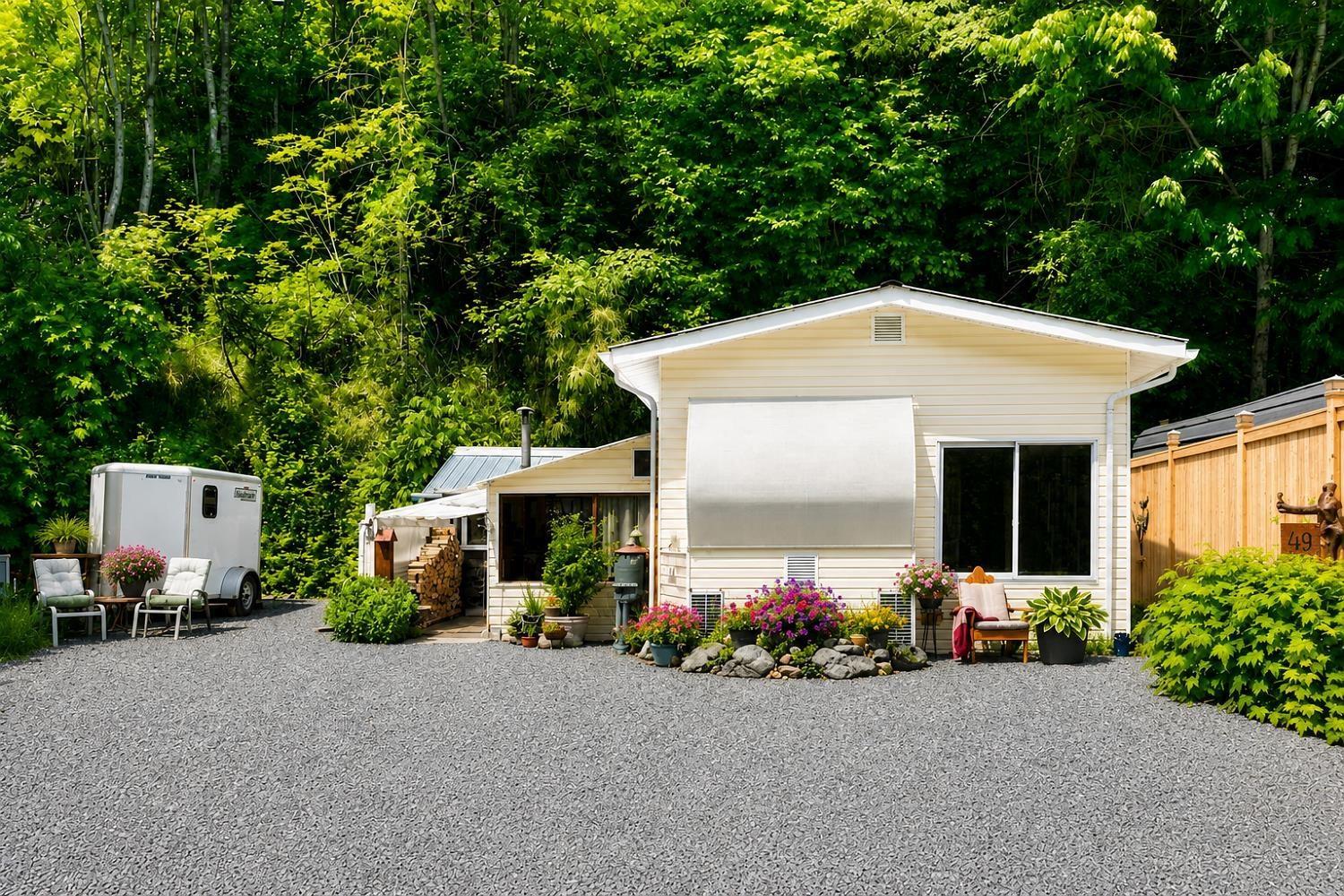 49 1650 Columbia Valley Road, Columbia Valley