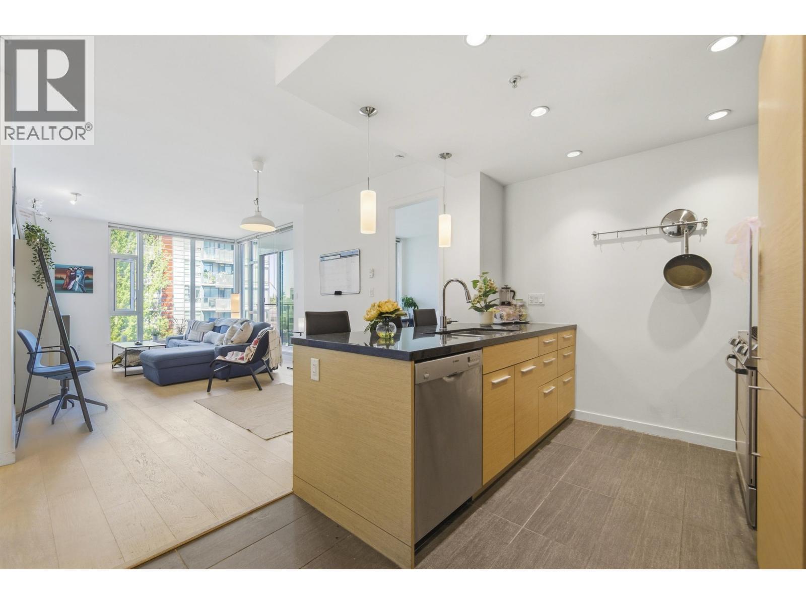 403 2528 Maple Street, Vancouver