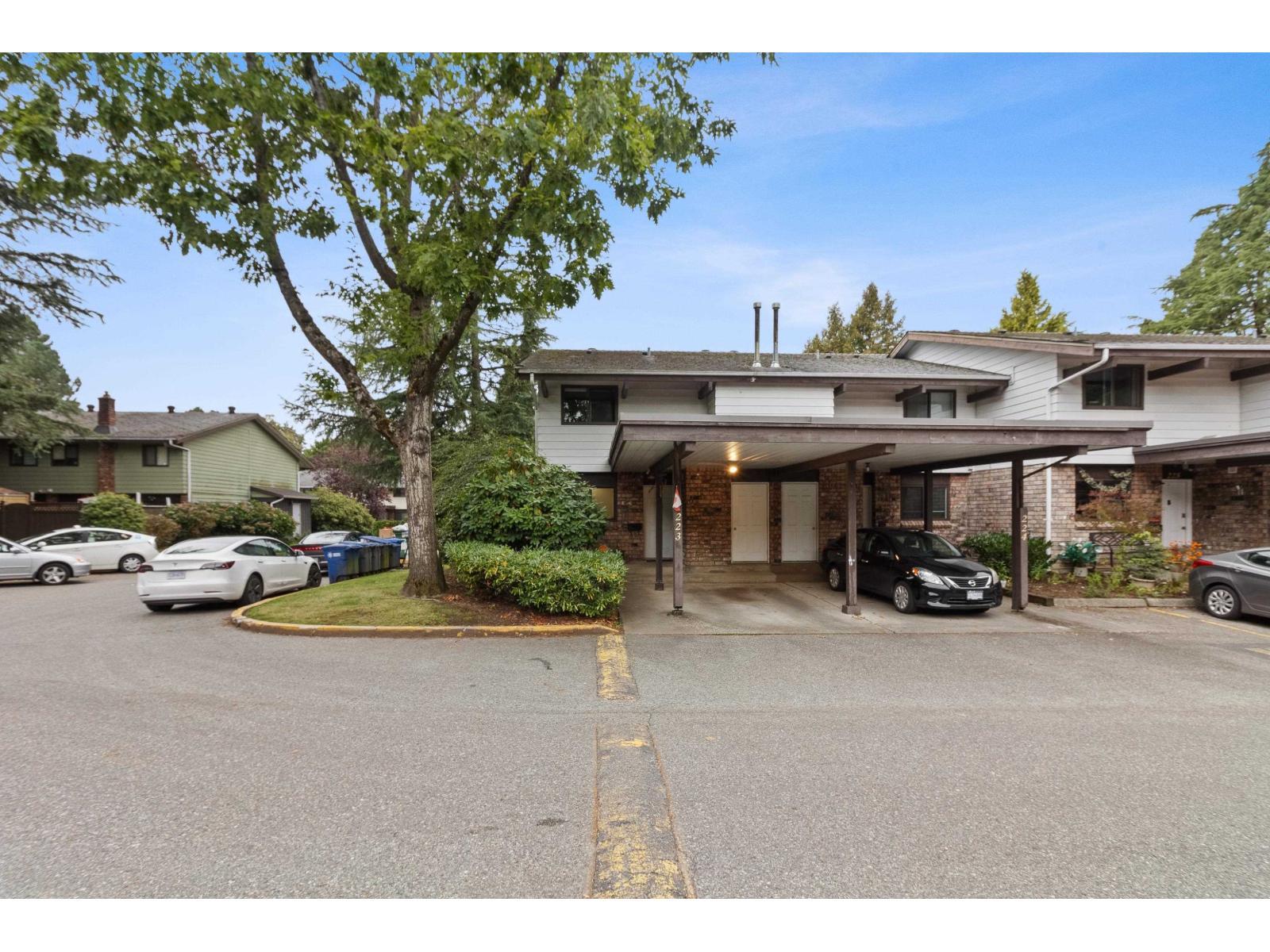 223 7453 140 Street, Surrey