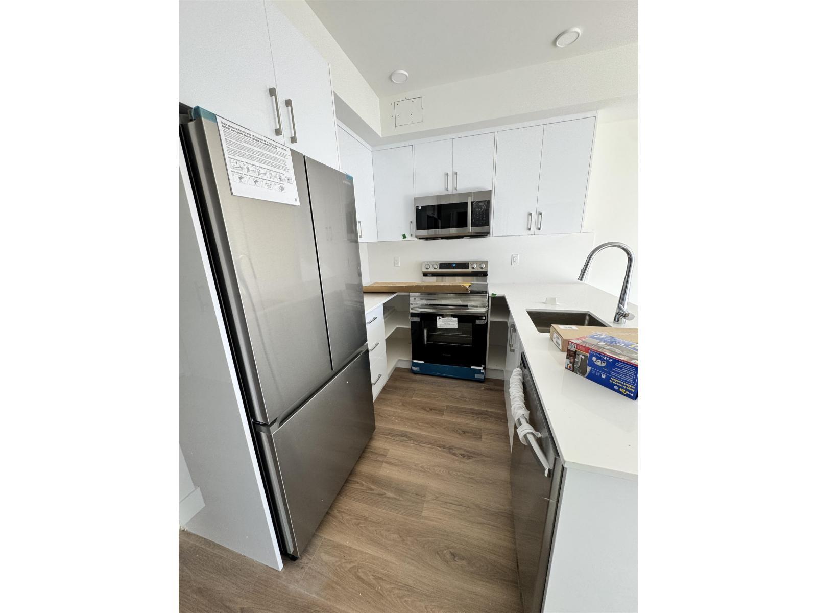 305 15739 Fraser Highway, Surrey