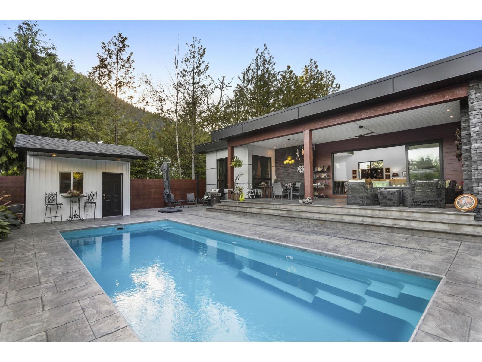 464 Alder Avenue, Harrison Hot Springs
