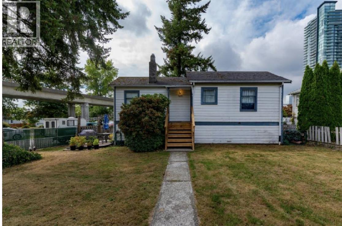 6891 Burlington Avenue, Burnaby