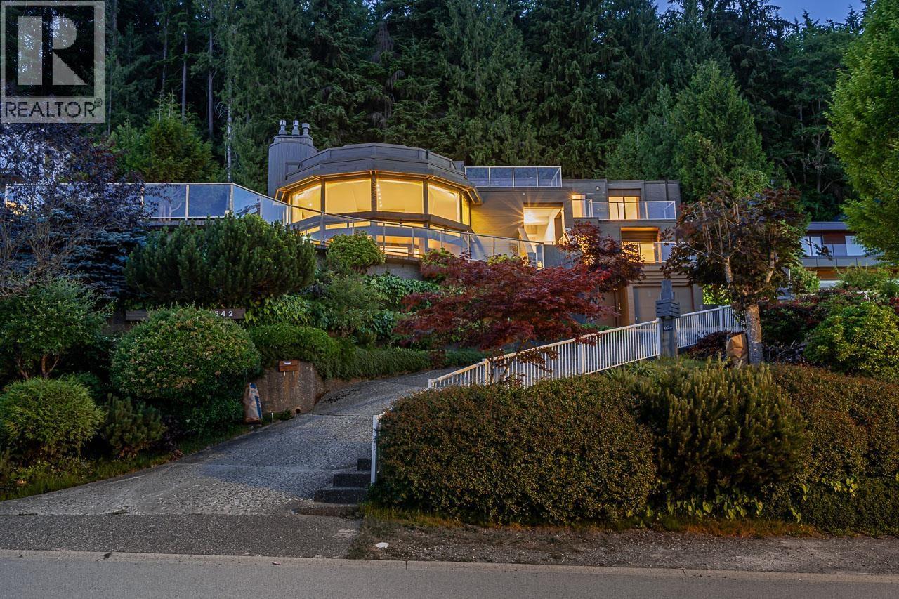 1542 Chartwell Drive, West Vancouver