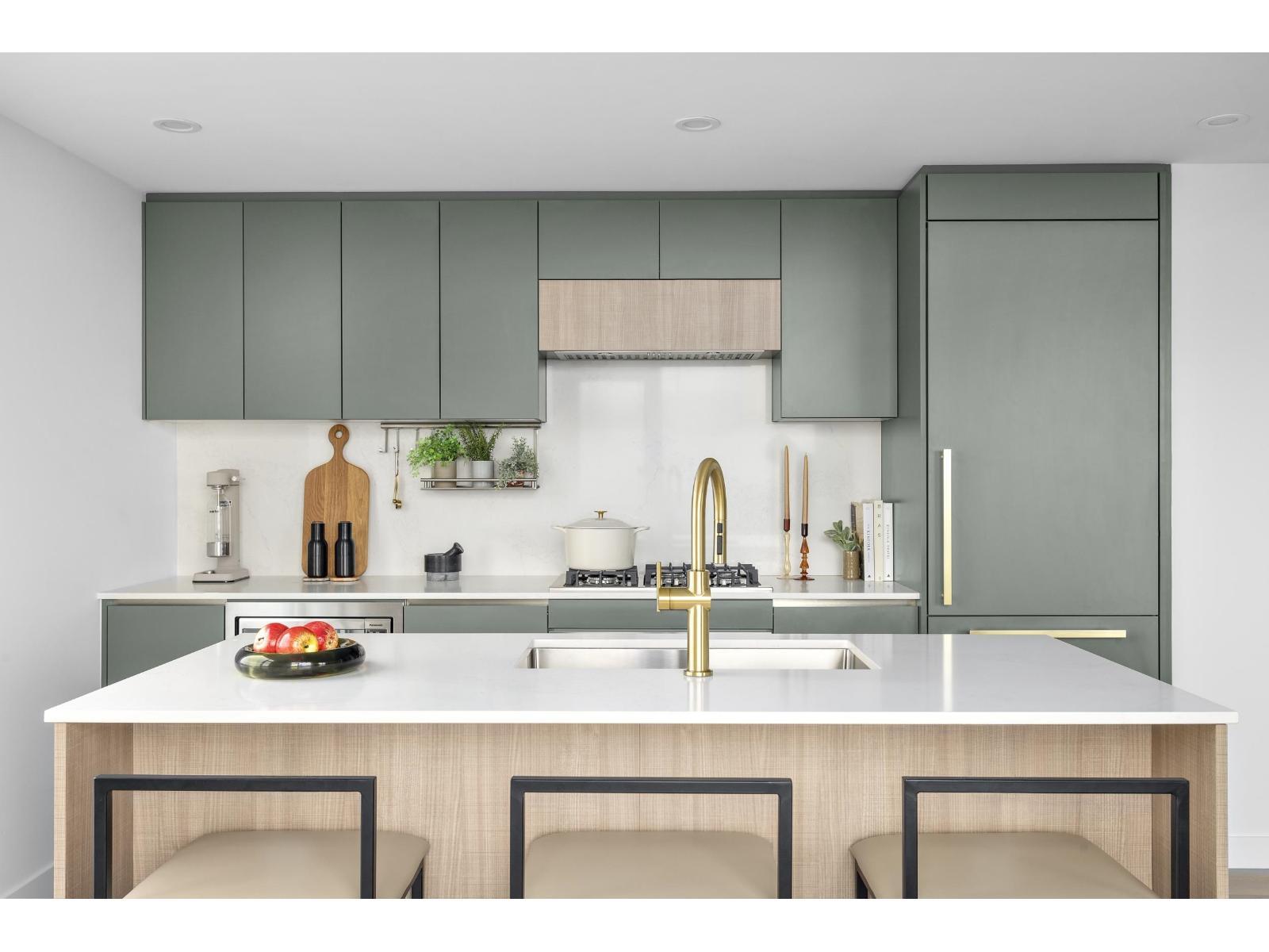 2303 13573 98A Avenue, Surrey