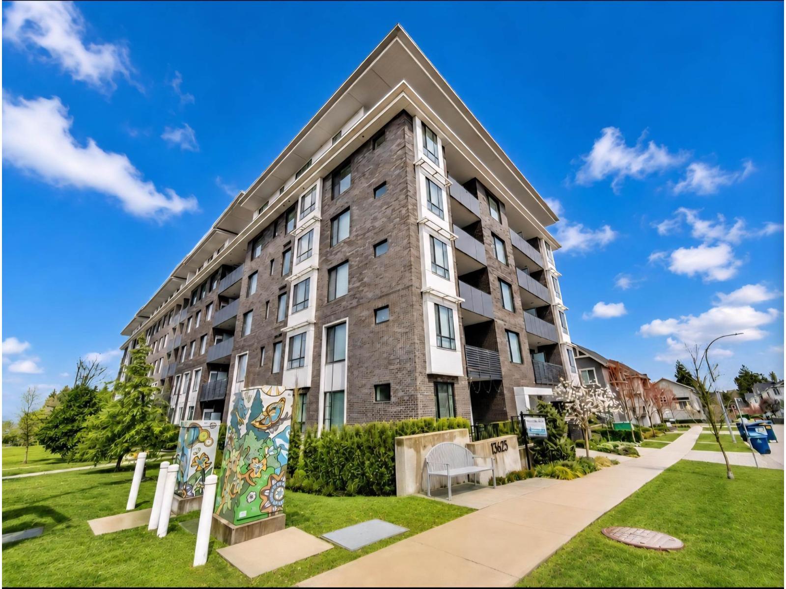 319 13623 81A Avenue, Surrey