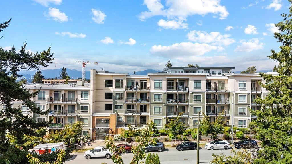 328 13789 107A Avenue, Surrey