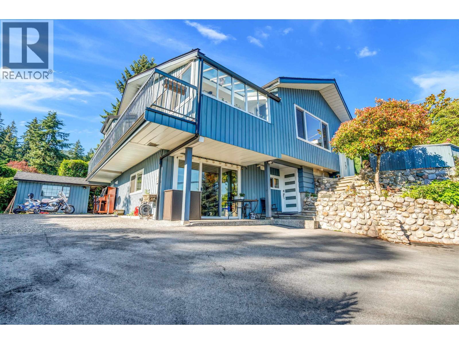 300 W Balmoral Road, North Vancouver