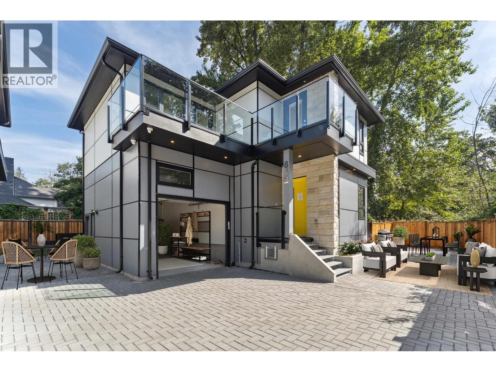 842 St. Denis Avenue, North Vancouver