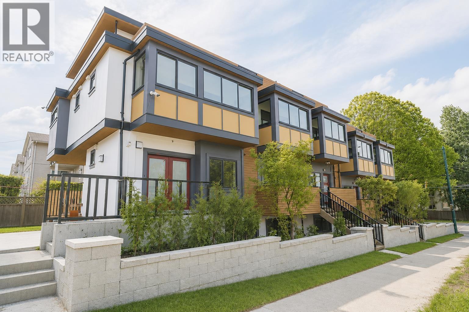 2412 Dundas Street, Vancouver