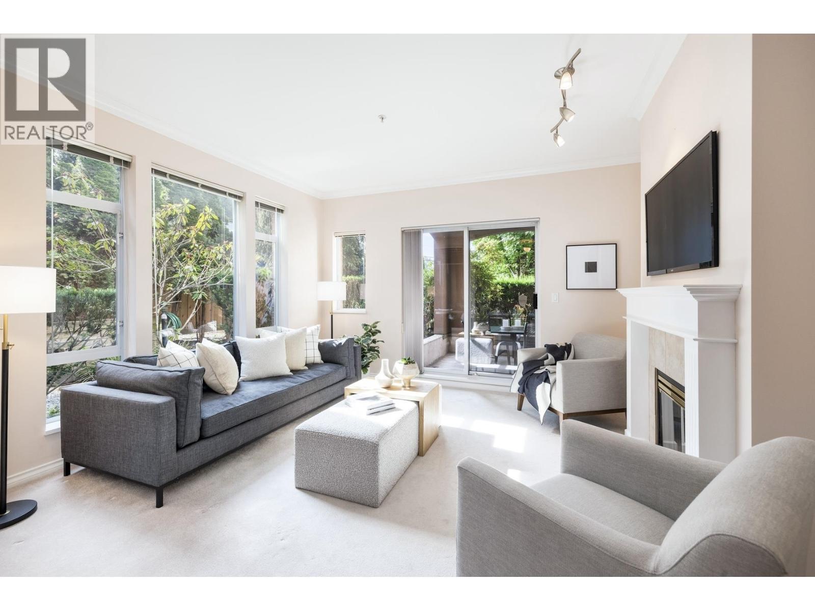 206 678 W Queens Road, North Vancouver