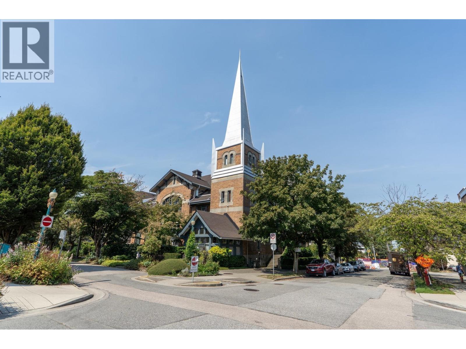 204 2525 Quebec Street, Vancouver