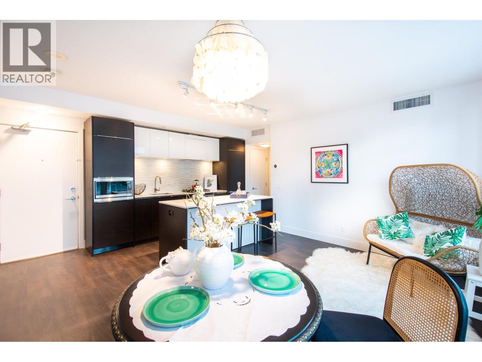 622 5233 Gilbert Road, Richmond
