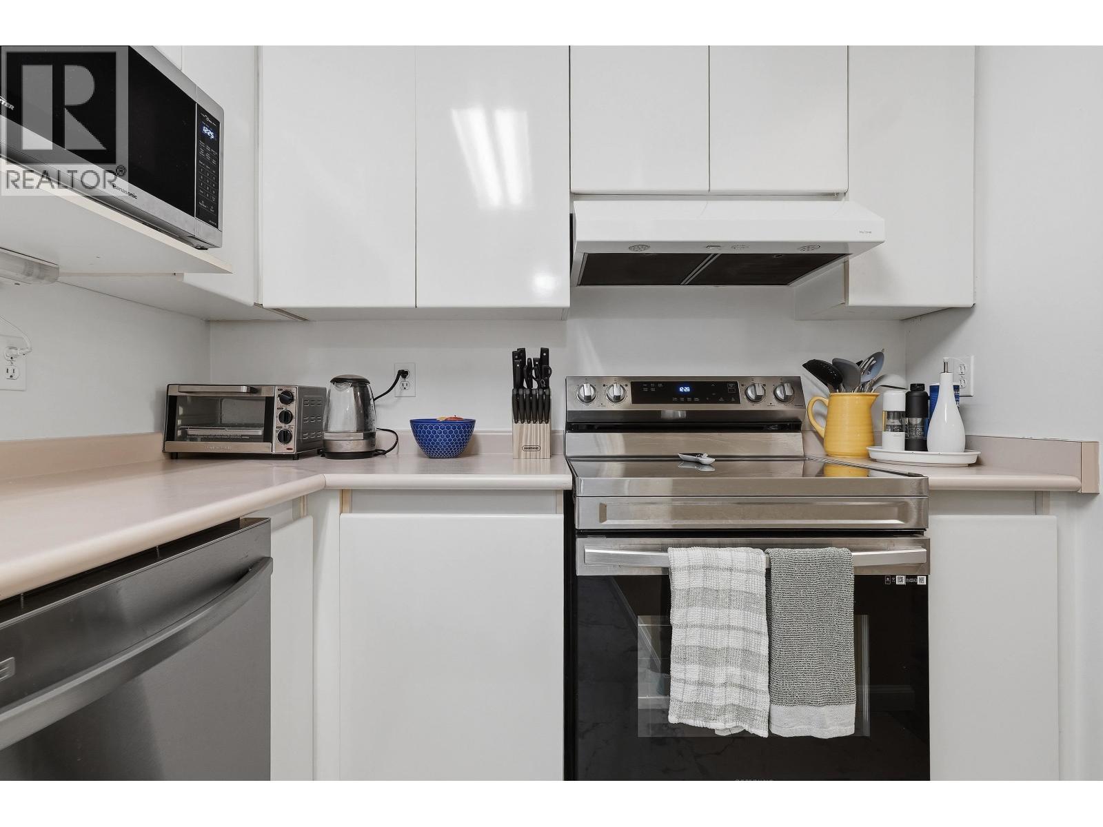 101 1189 Westwood Street, Coquitlam