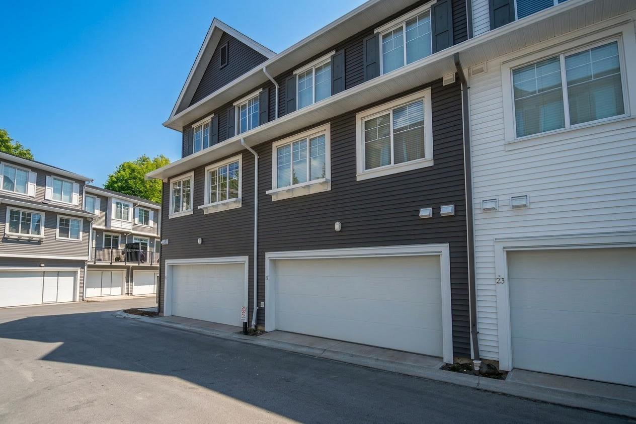 22 16337 15 Avenue, Surrey