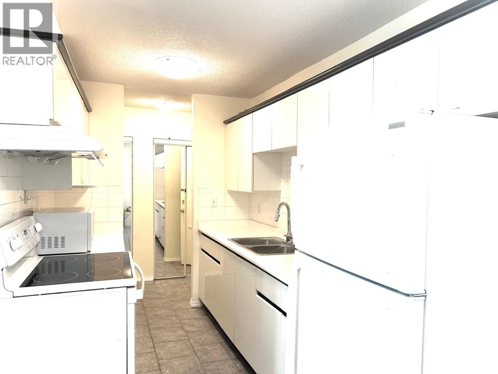 110 6420 Buswell Street, Richmond