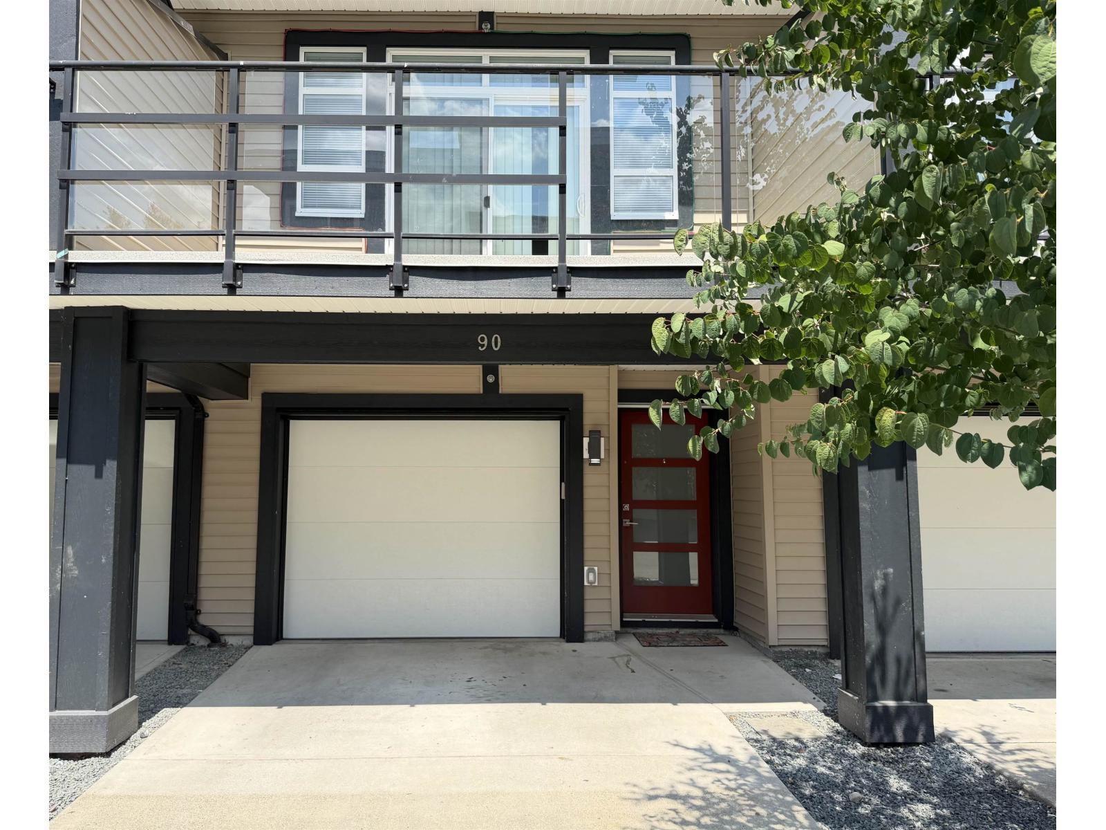 90 8413 Midtown Way, Chilliwack