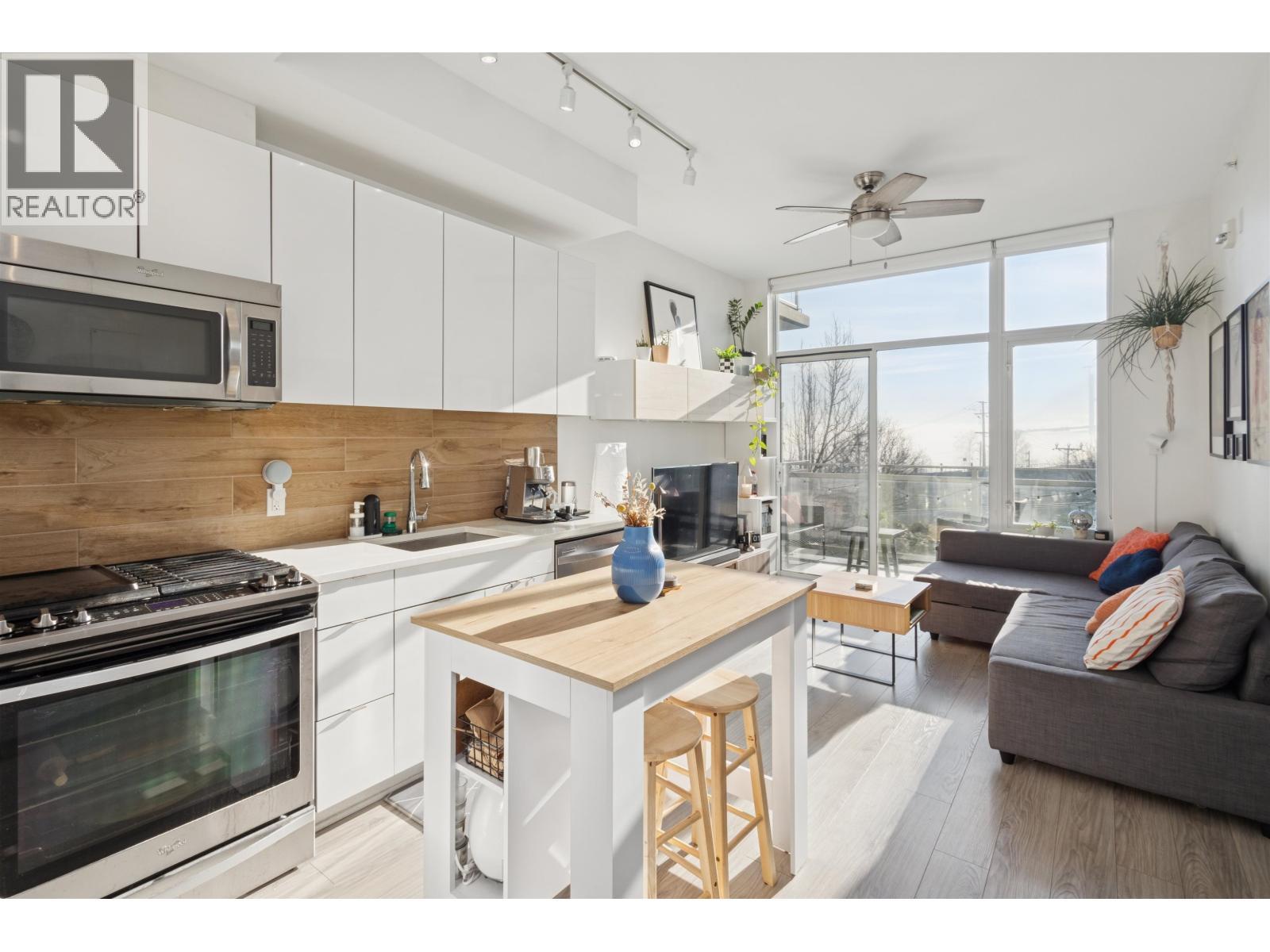 208 200 Nelson'S Crescent, New Westminster