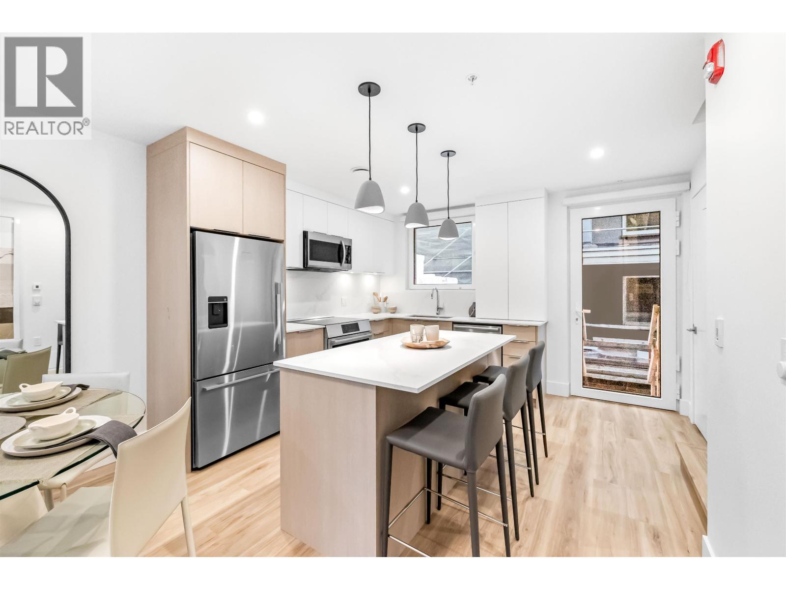 153 2230 E 1ST Avenue, Vancouver
