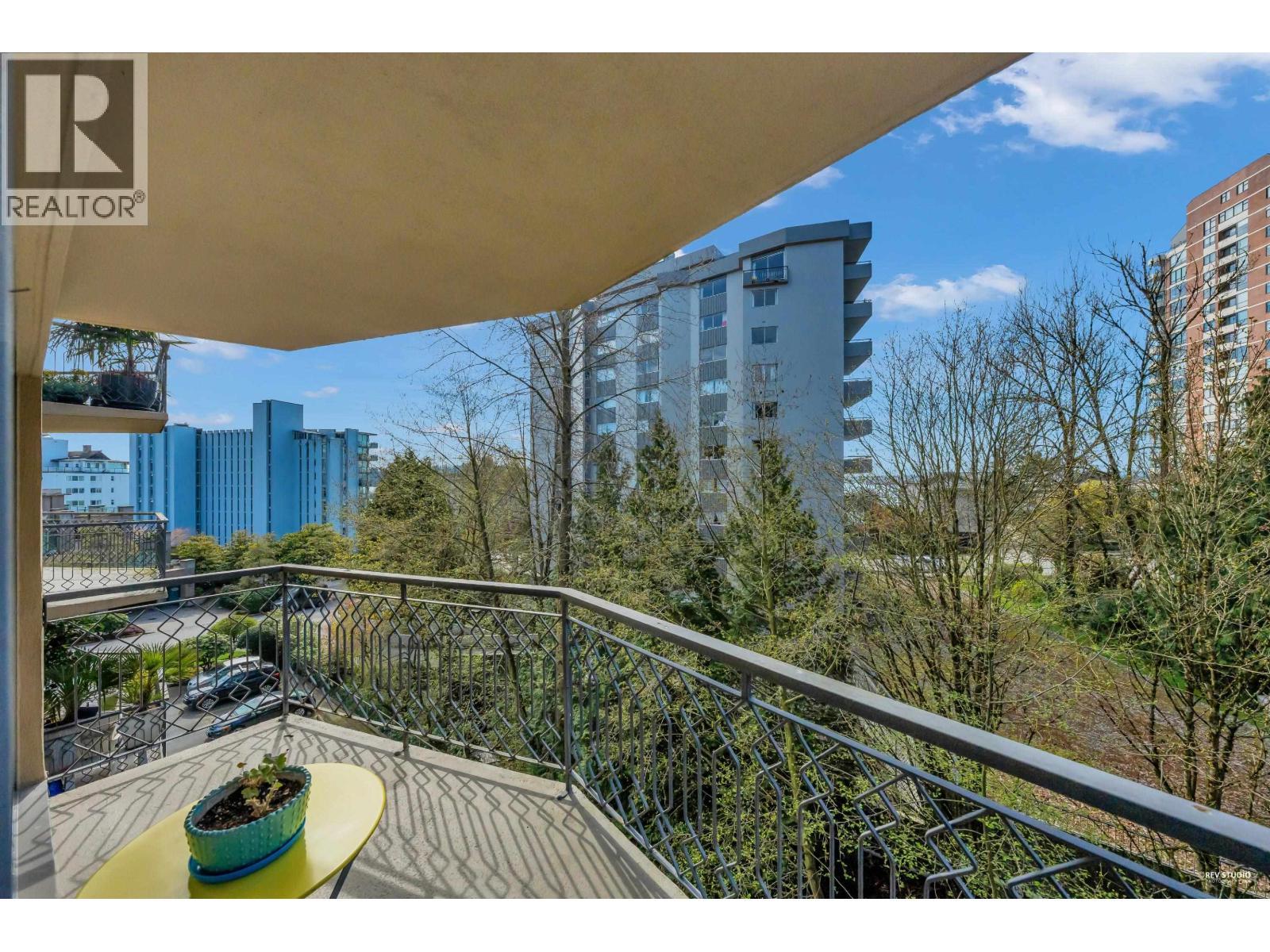 404 1930 Marine Drive, West Vancouver