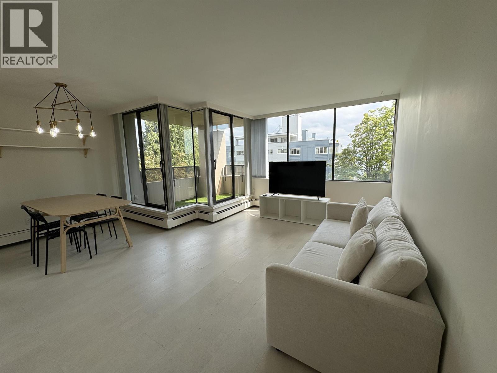 502 1737 Duchess Avenue, West Vancouver