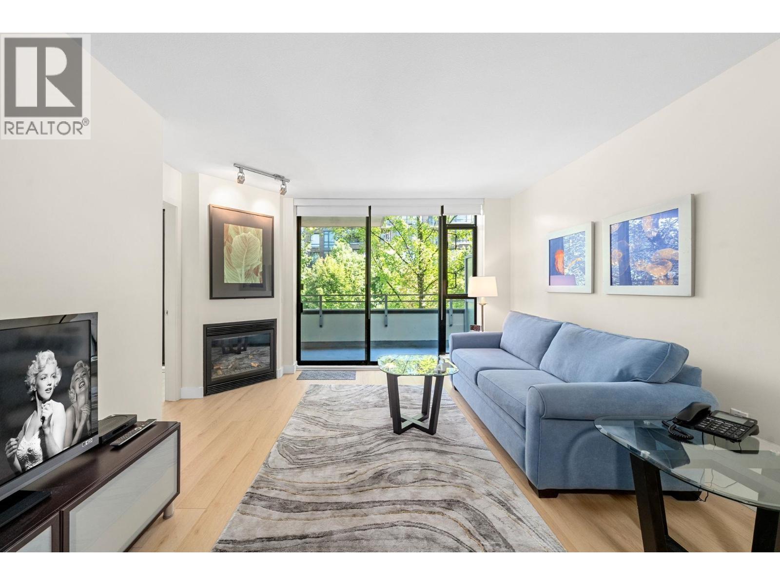 305 175 W 1ST Street, North Vancouver