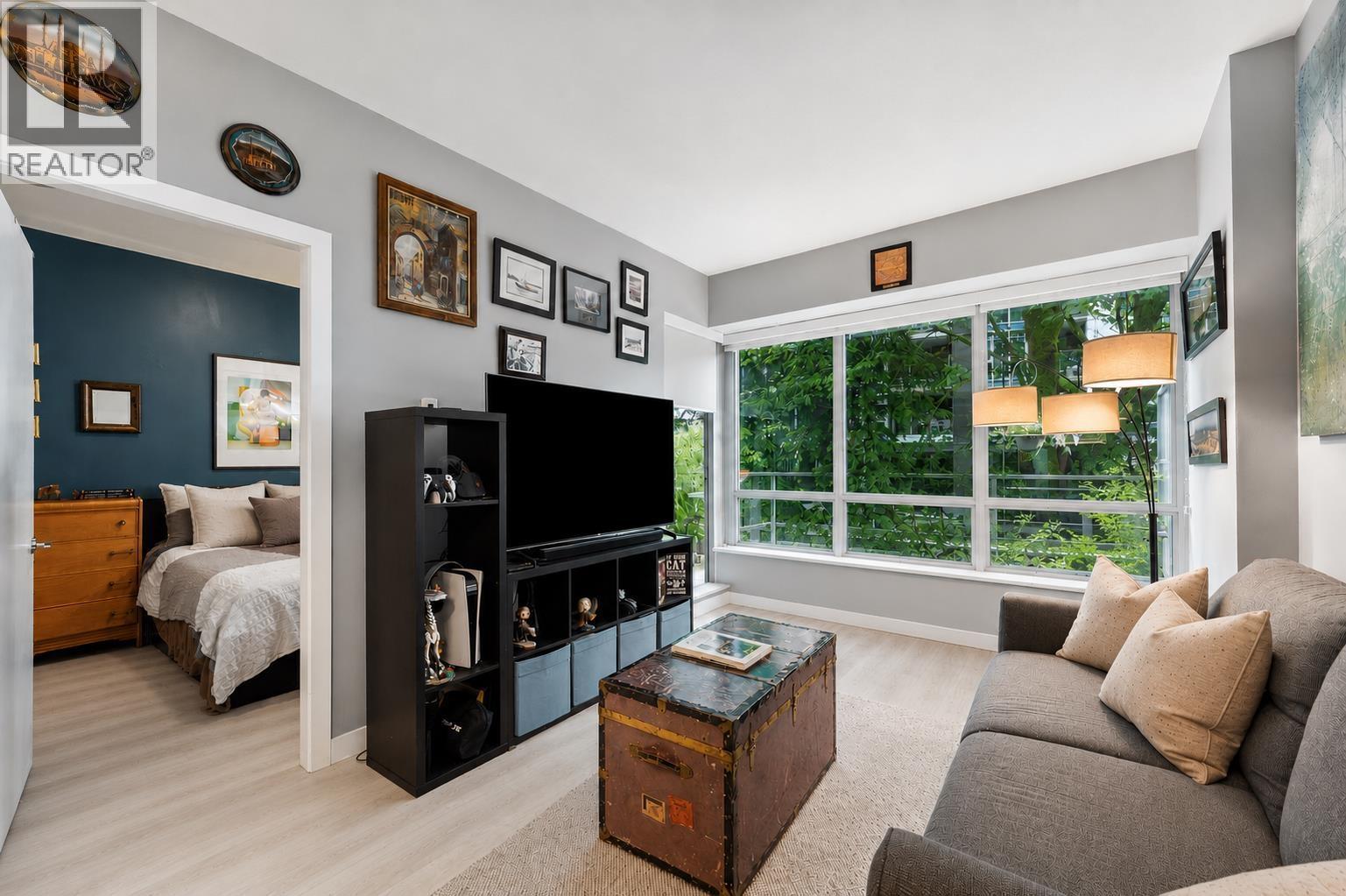 002 9060 University Crescent, Burnaby