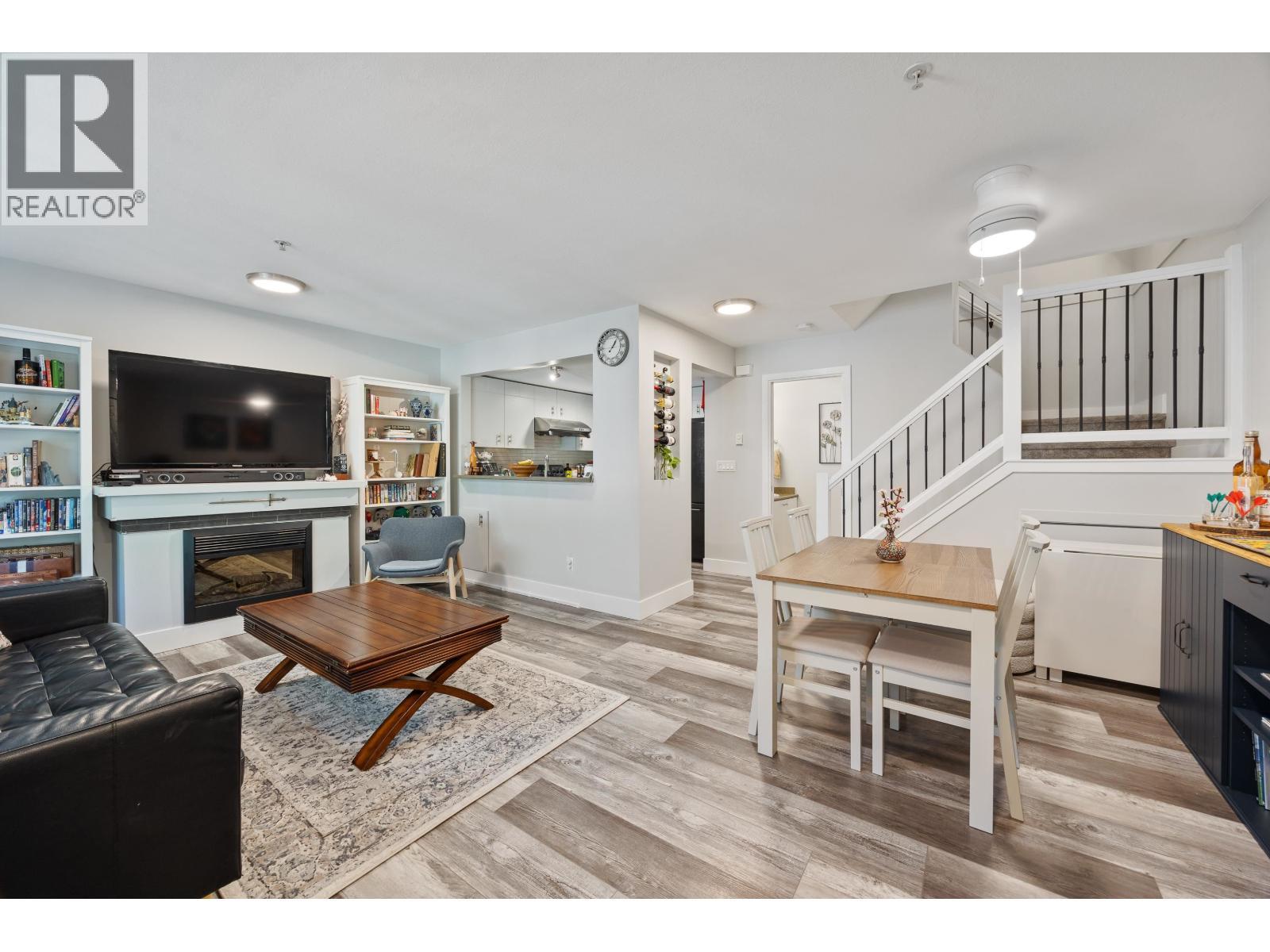 10 7428 Southwynde Avenue, Burnaby