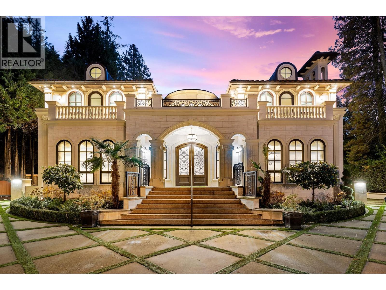4768 W 4TH Avenue, Vancouver