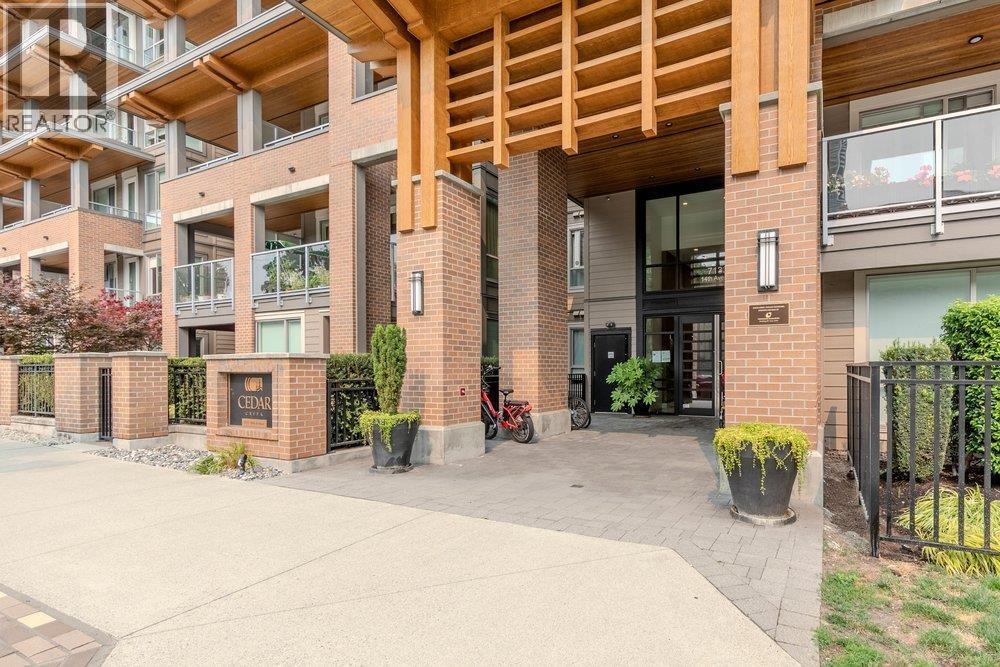 105 7133 14TH Avenue, Burnaby