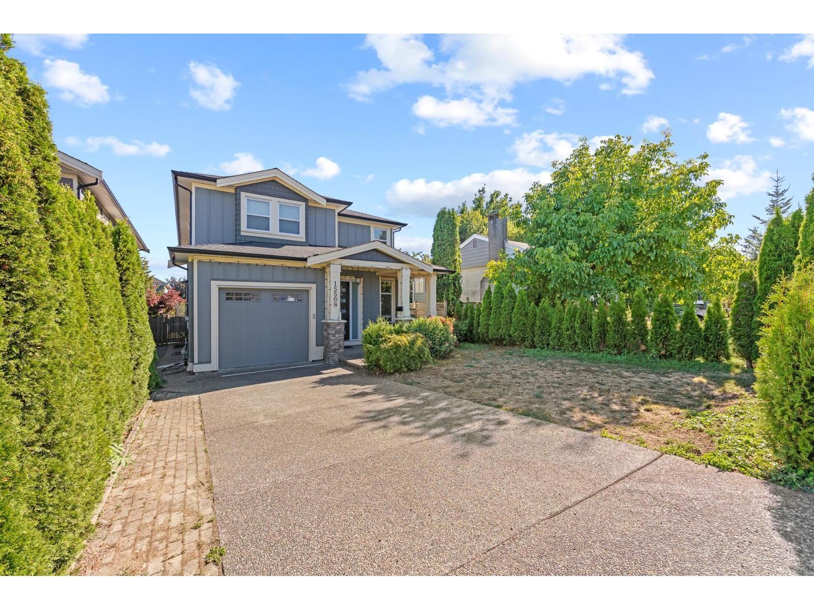 15568 Russell Avenue, White Rock