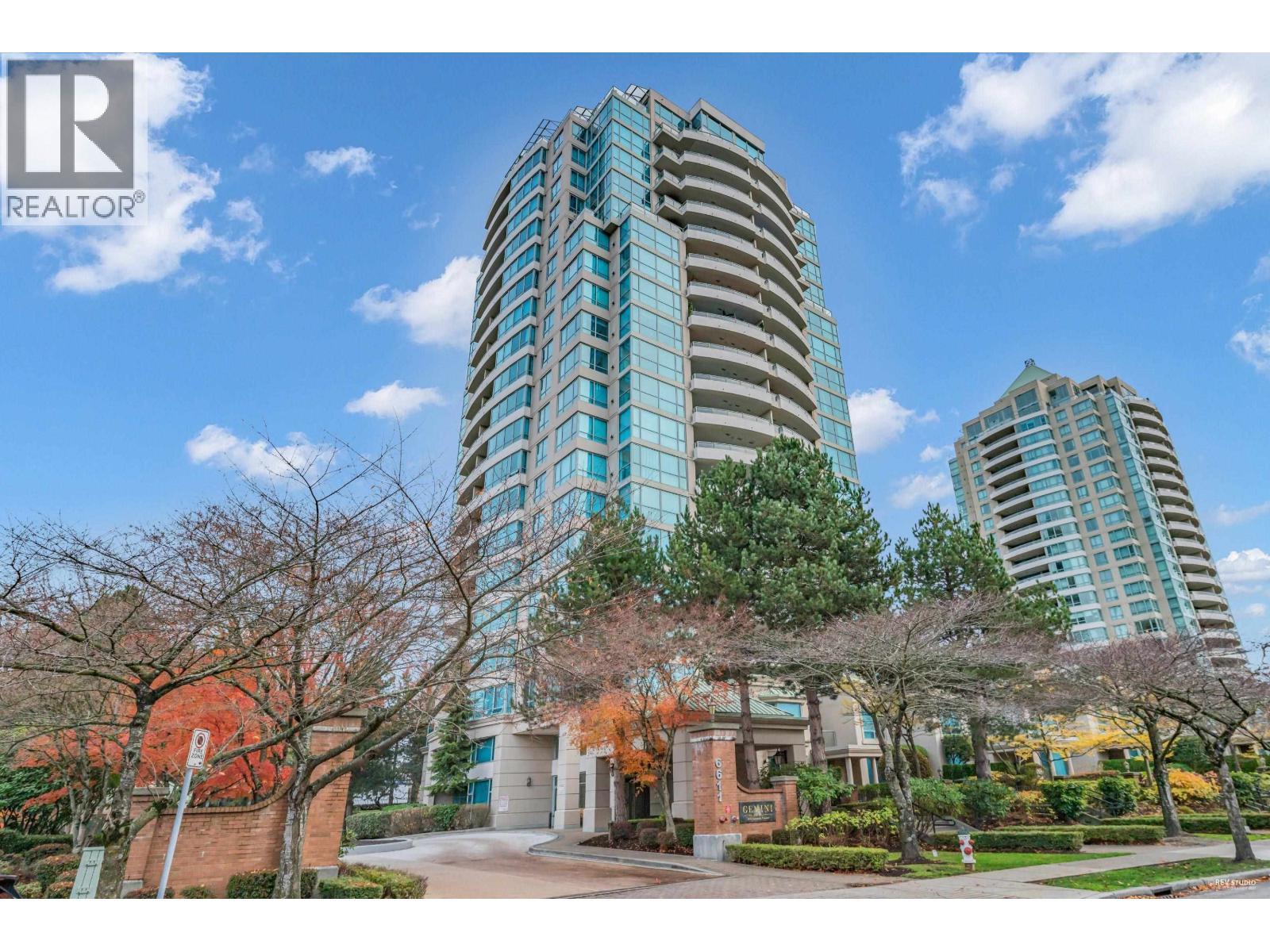 802 6611 Southoaks Crescent, Burnaby