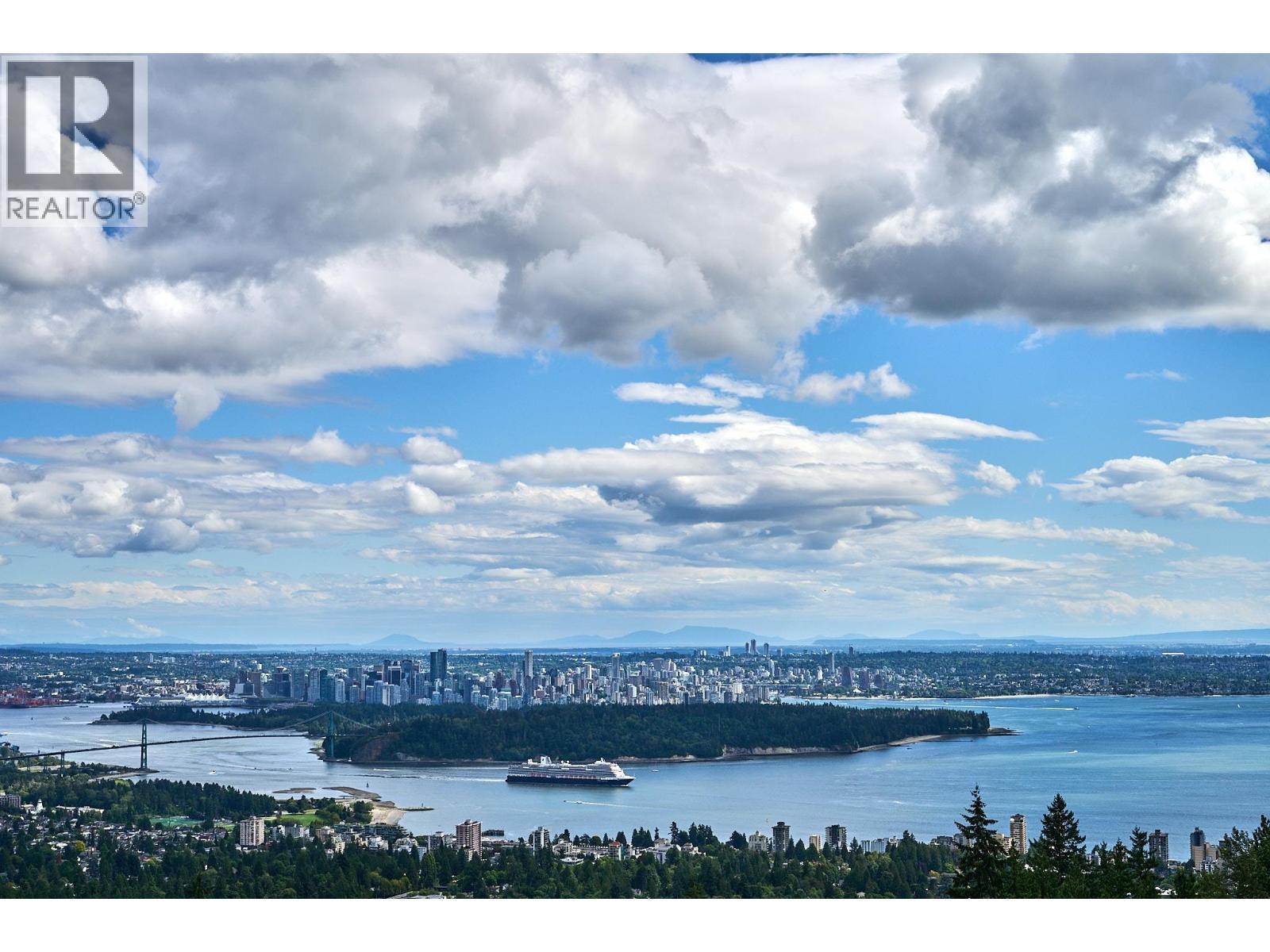 PH1 2210 Chippendale Road, West Vancouver