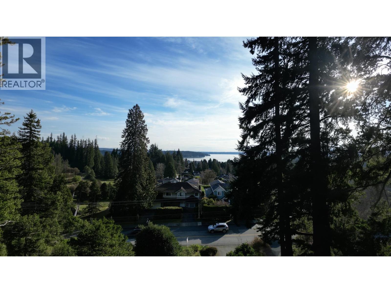 1372 Ottawa Avenue, West Vancouver