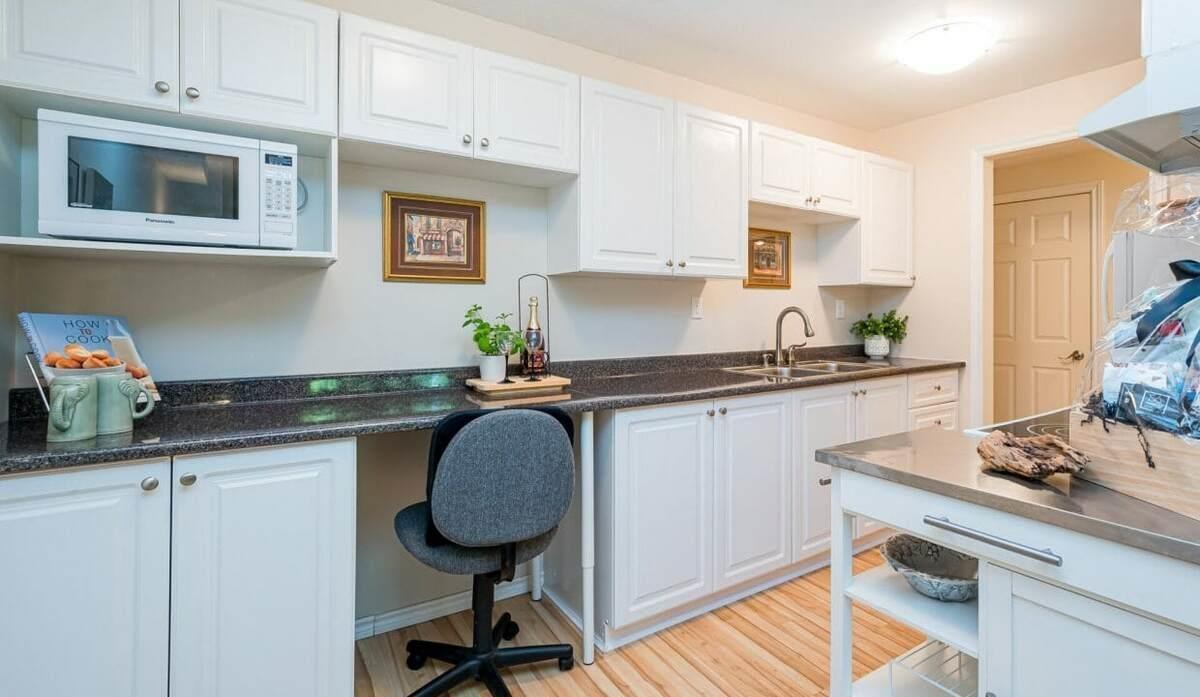 102 15020 North Bluff Road, White Rock