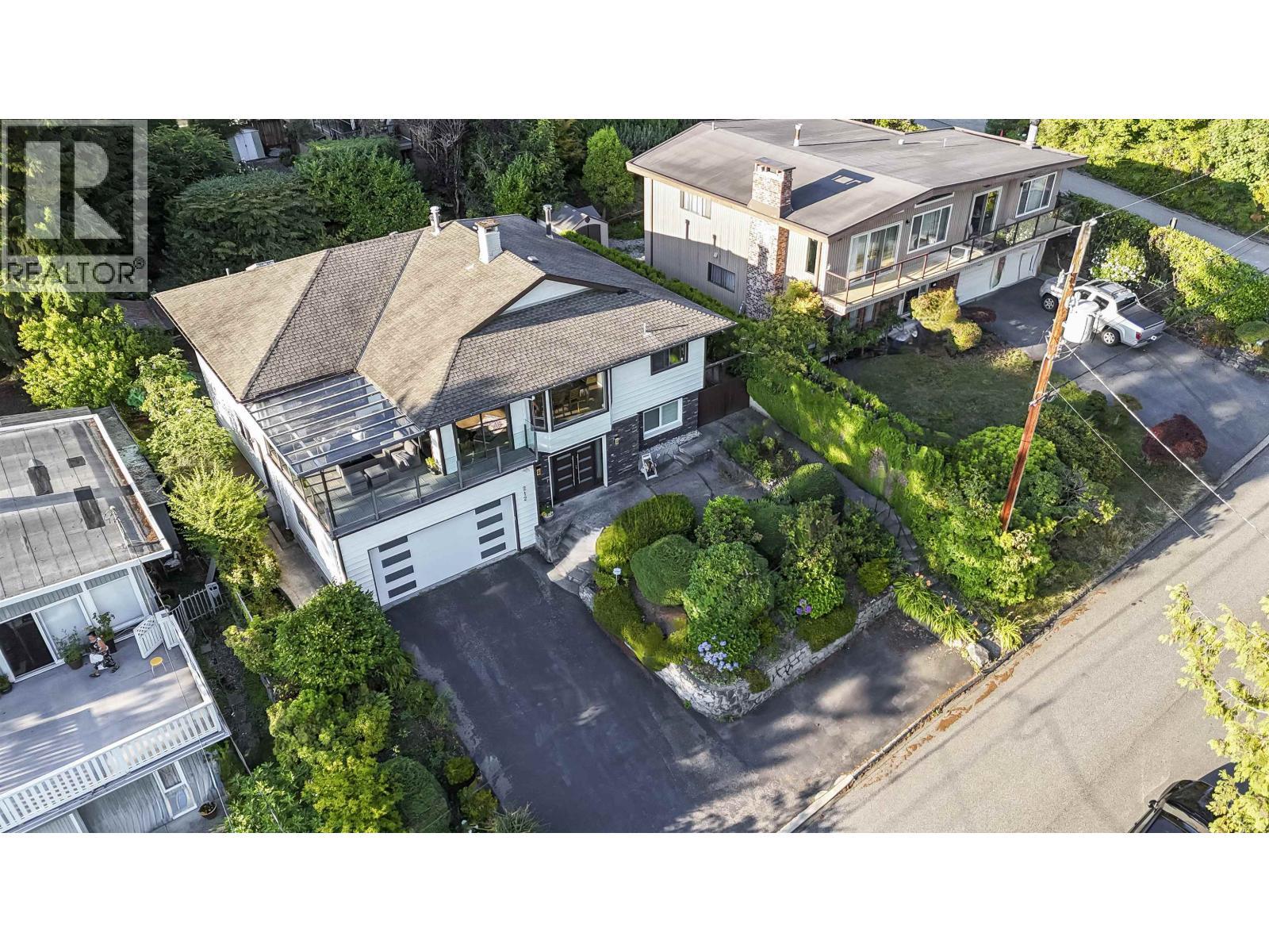 212 W Balmoral Road, North Vancouver