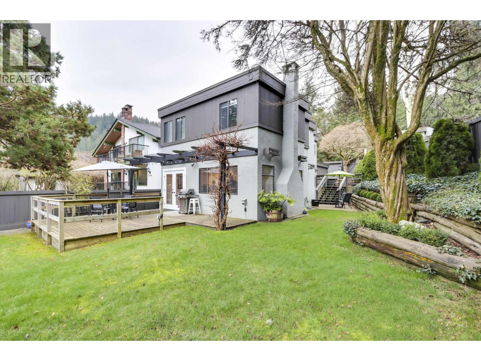 6590 Nelson Avenue, West Vancouver
