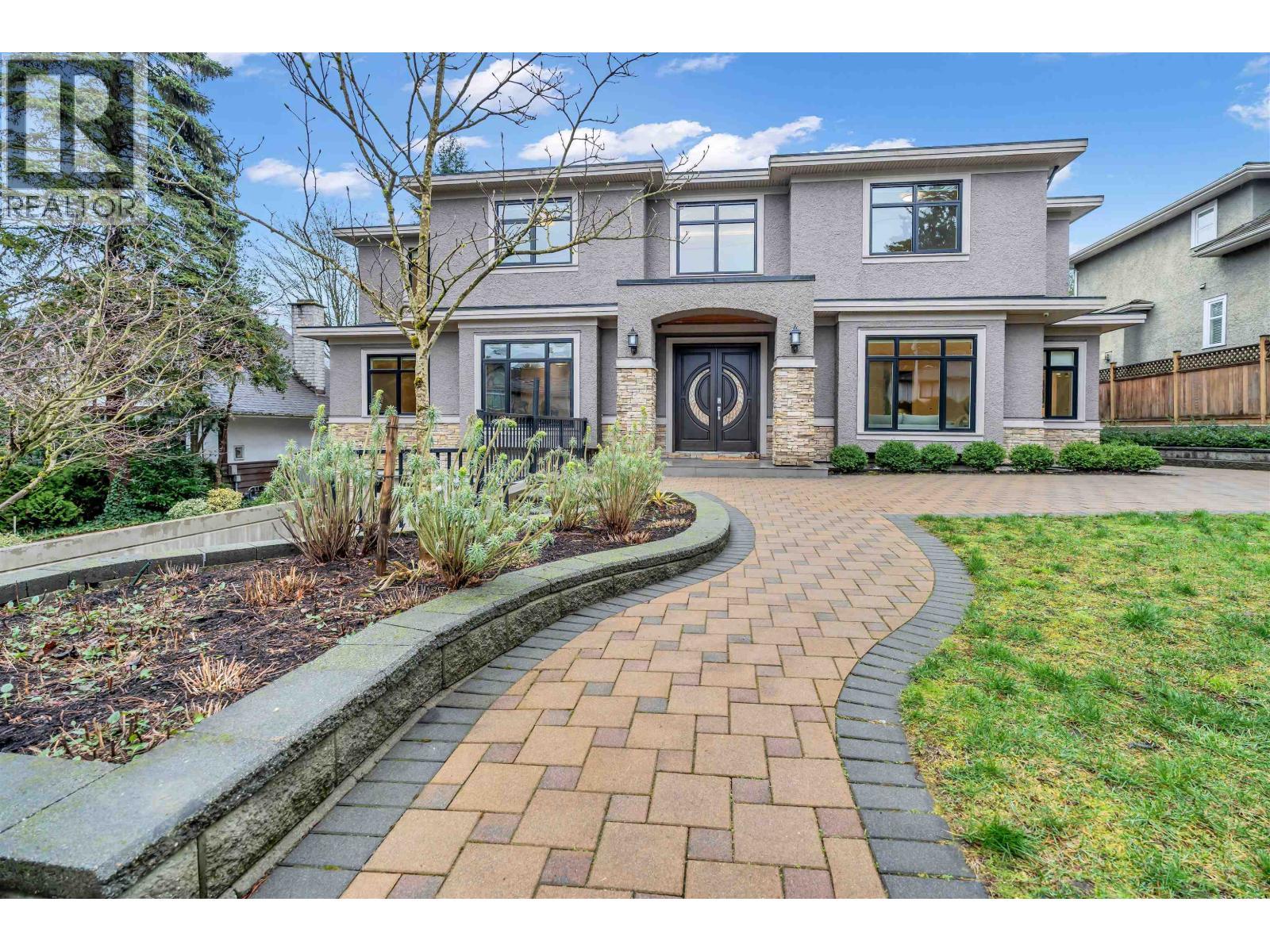 8168 Hunter Street, Burnaby
