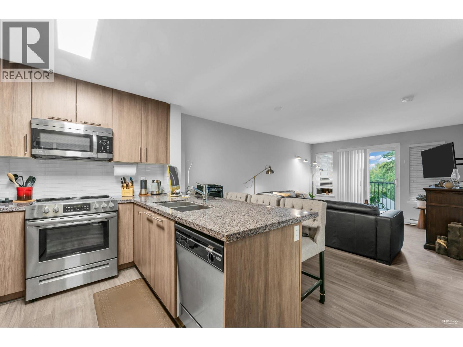 409 12075 Edge Street, Maple Ridge