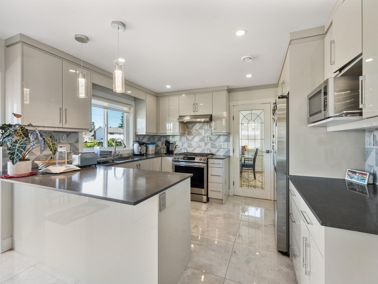 15271 95 Avenue, Surrey