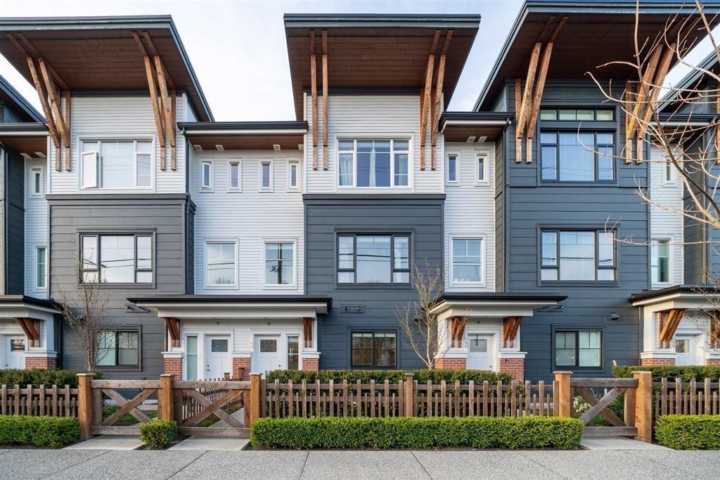 21 22128 48A Avenue, Langley
