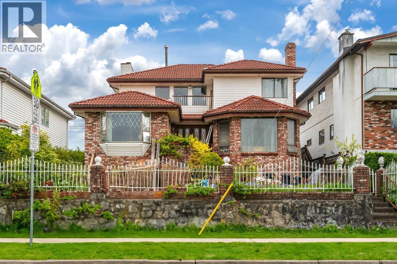 4338 Ontario Street, Vancouver