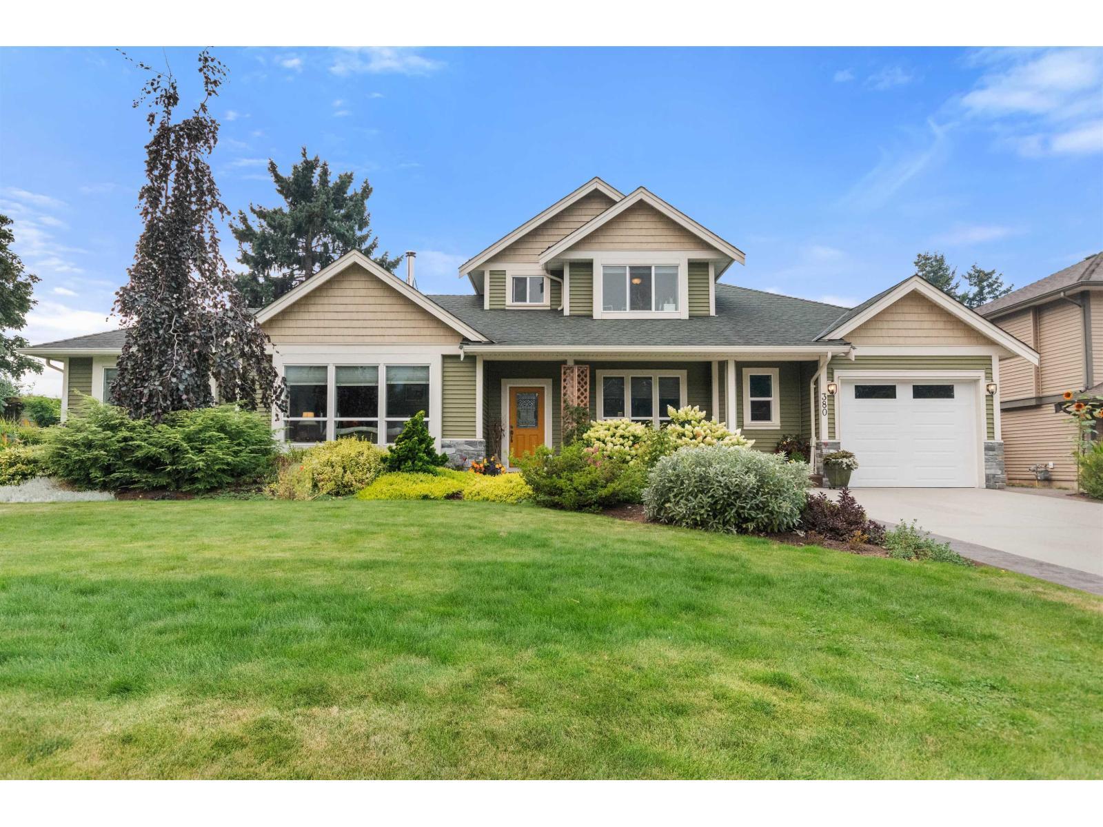 380 Dewdney Avenue, Hope