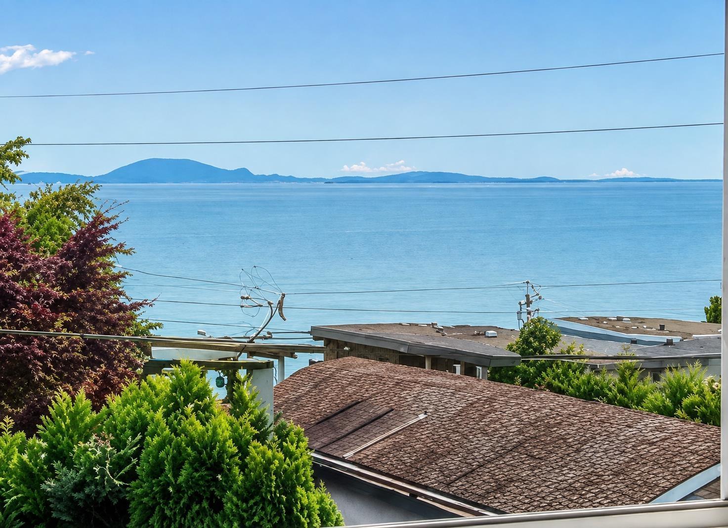 204 15176 Buena Vista Avenue, White Rock