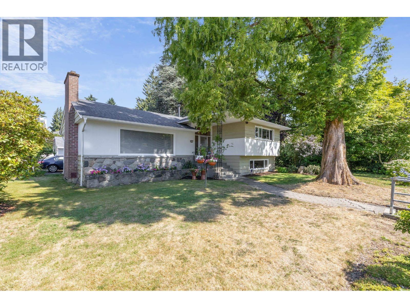 541 Cochrane Avenue, Coquitlam