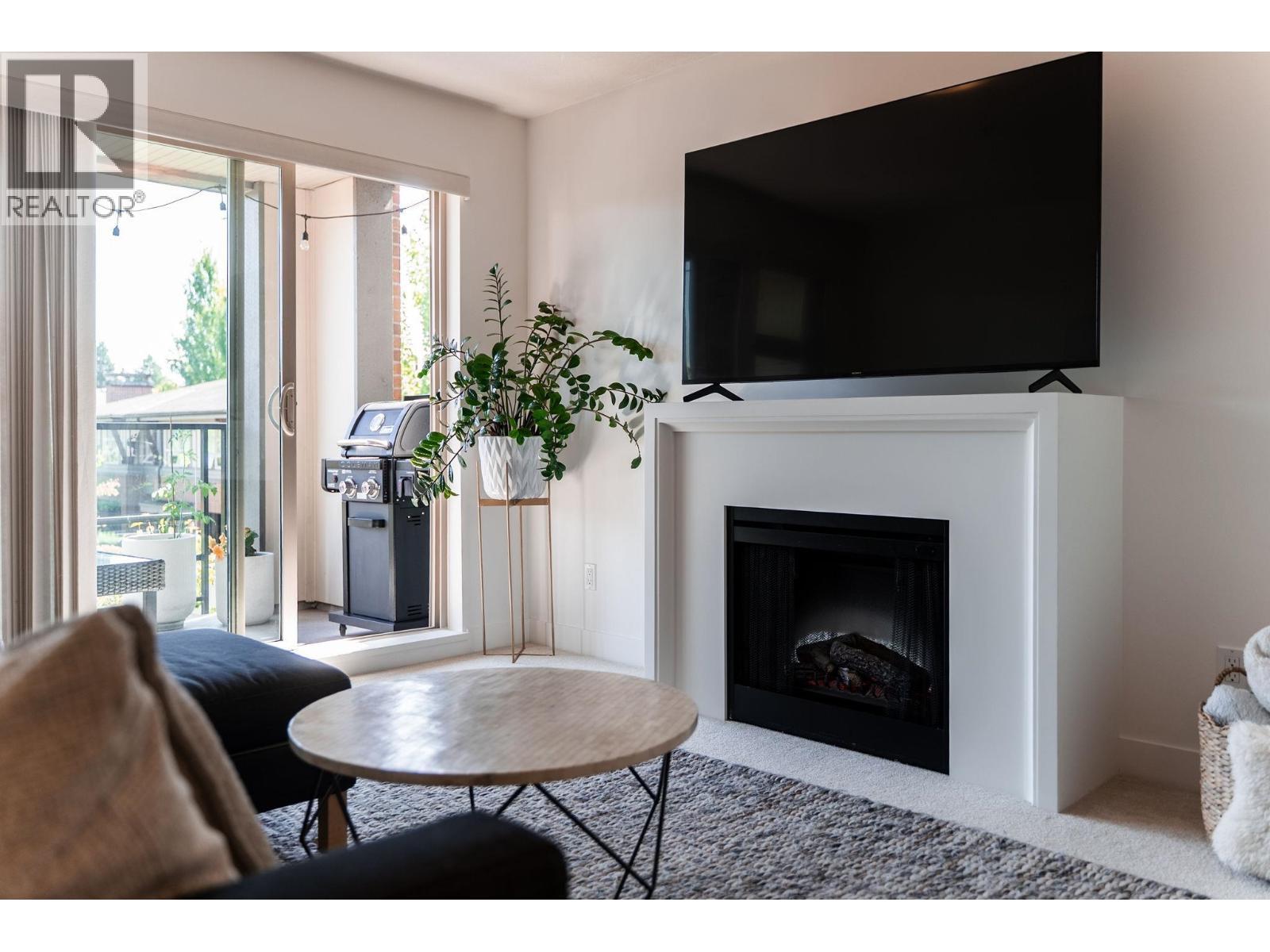 213 738 E 29TH Avenue, Vancouver
