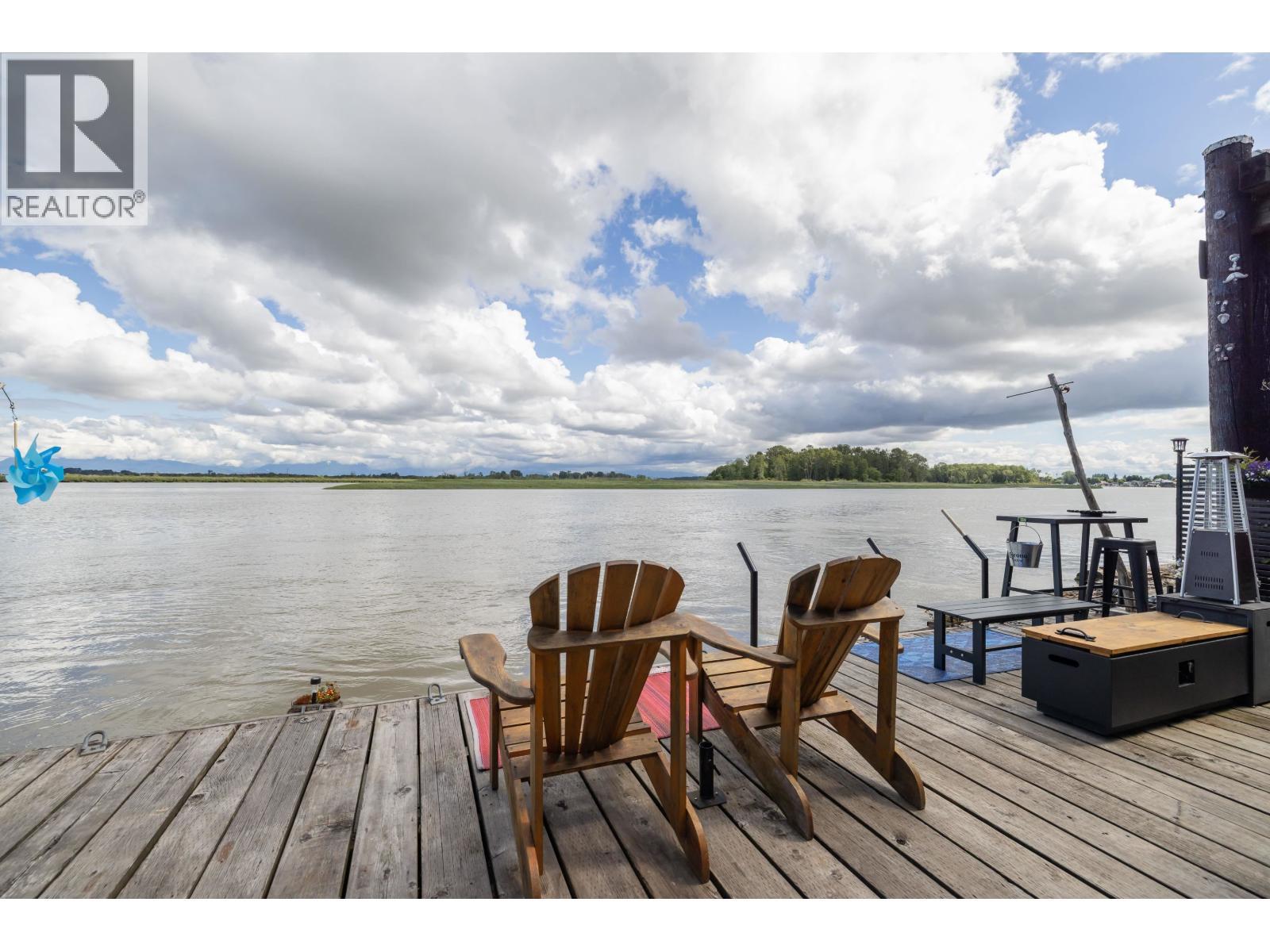 11 3871 W River Road, Delta