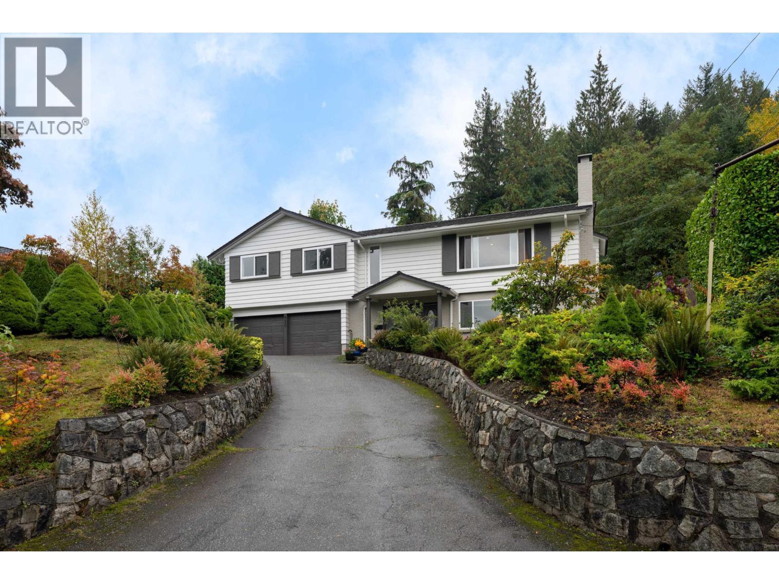 850 Jefferson Avenue, West Vancouver