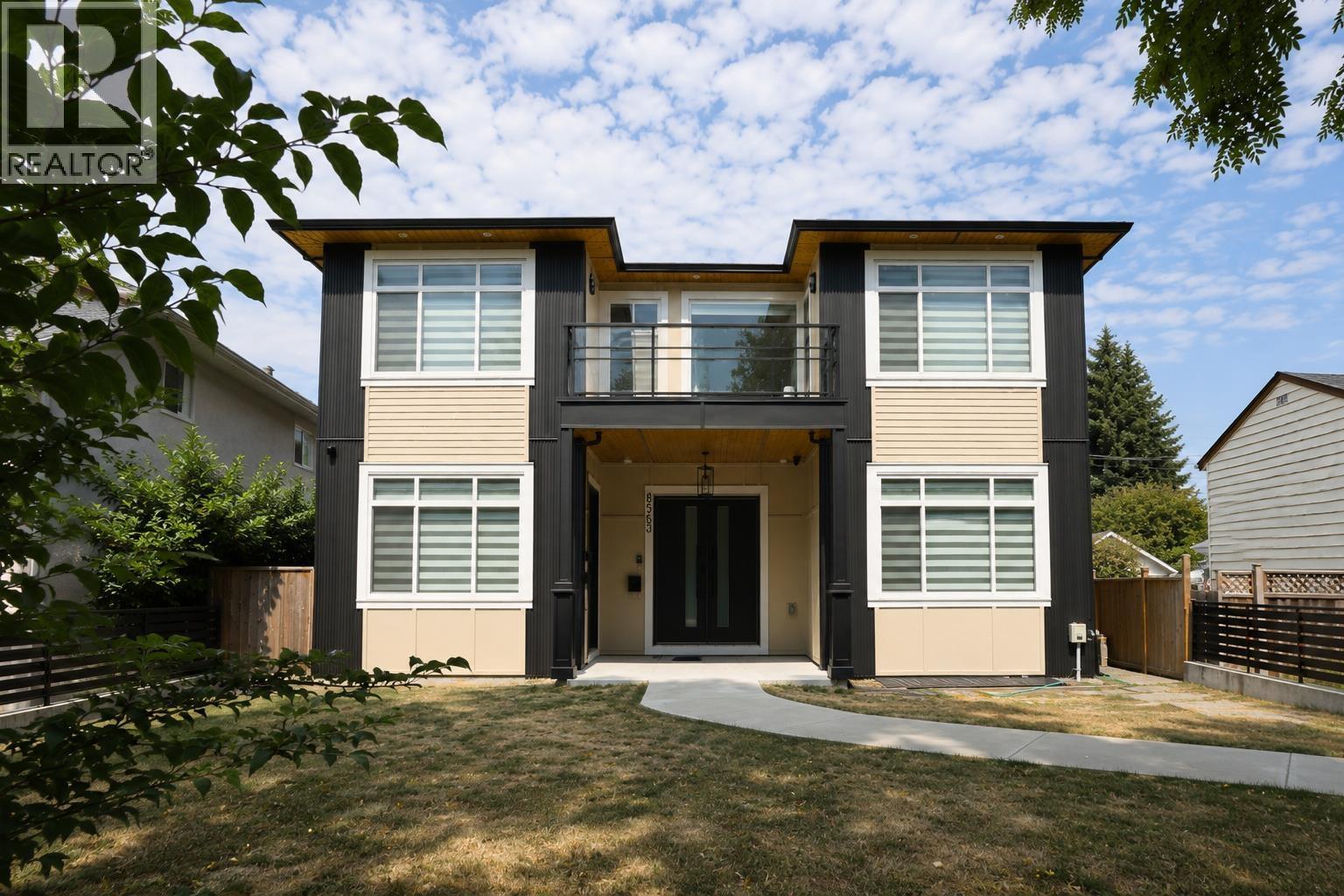 8563 11TH Avenue, Burnaby