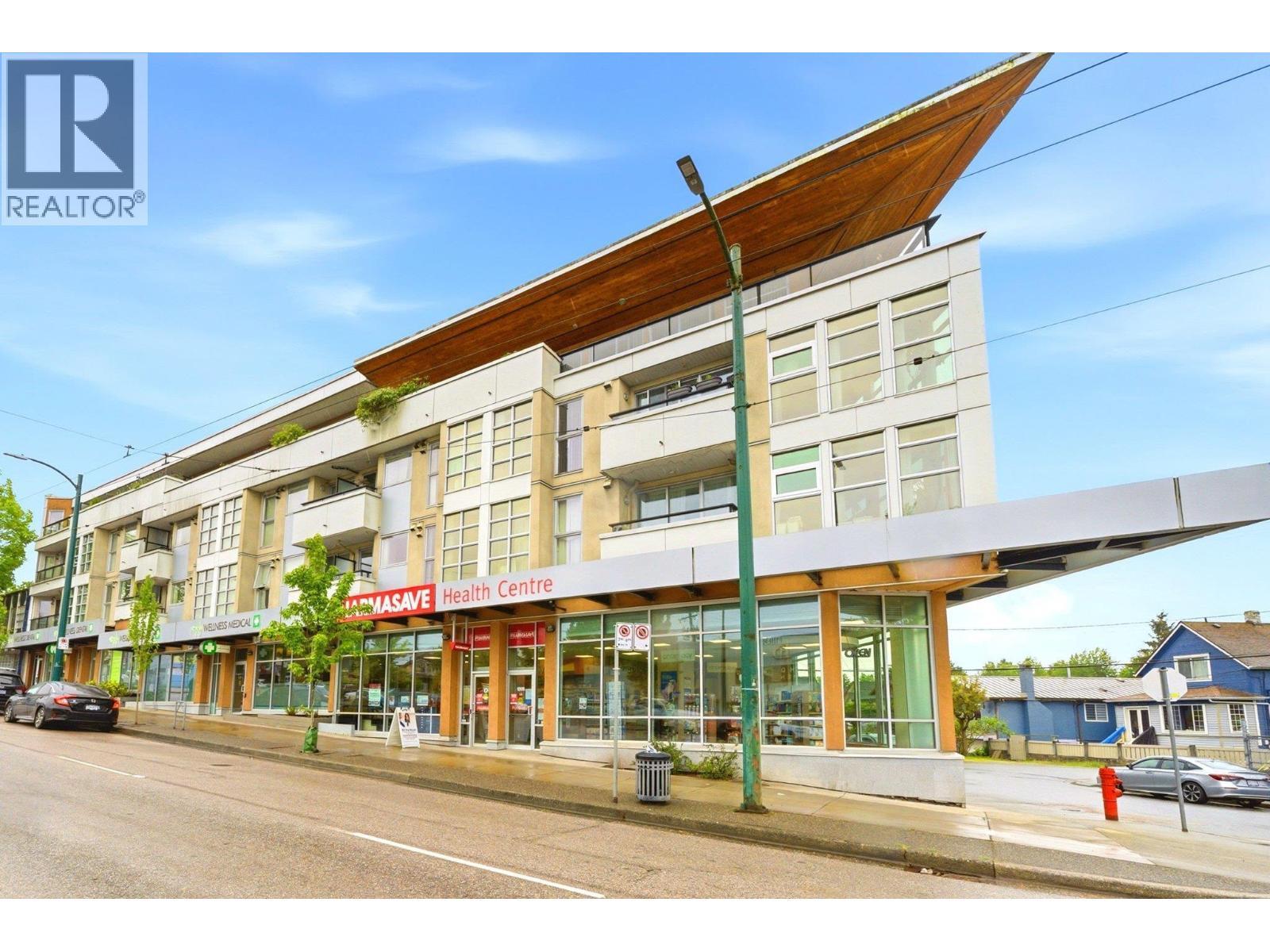201 4338 Commercial Street, Vancouver